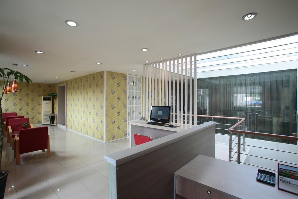 Qingdao Renjia Bussiness Hotel Zewnętrze zdjęcie